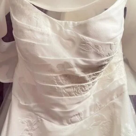 Cream Off-Shoulder Wedding Gown with detachable shawl bodice - Picture 2 of 6